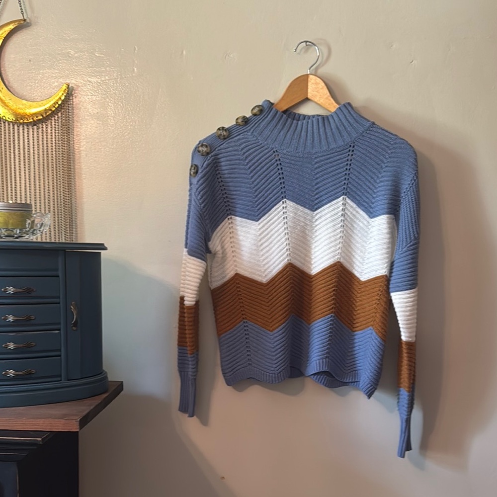 💙🍦🐻Chevron Patterned Sweater - Blue, White, and Brown